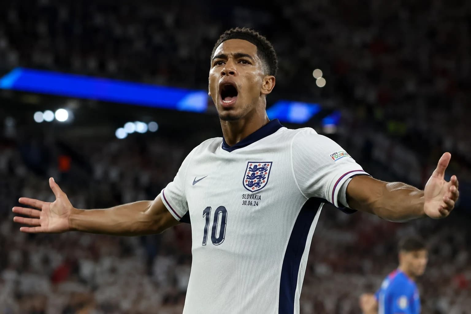 England players celebrate after Jude Bellingham's extra-time winner secured a 2-1 victory over Norway in the 2026 FIFA World Cup quarter-final.