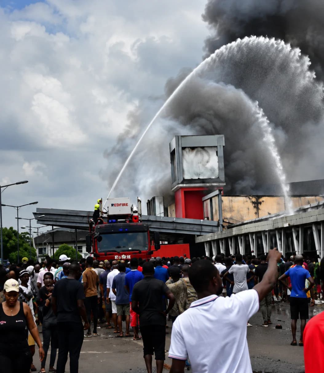Fire and thick smoke rise from SPAR Calabar Mall after reported explosion